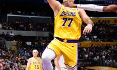 开云平台-独行侠鏖战湖人，巴图姆绝境逆转的简单介绍