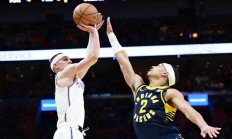 开云在线直播-雄鹿大胜步行者，米德尔顿独得35分助胜的简单介绍