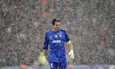 开云官方app入口-若日尼奥点射刷新纪录，希腊神话再演绝杀葡萄牙