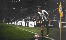 开云体育在线-帕尔默加时一锤定音！马赛绝境逆转南非，关键先生铸就经典之战