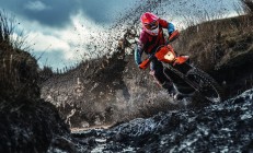 开云体育中国官网-上海风暴席卷密尔沃基，拉梅洛·鲍尔点燃赛场，中国篮球震撼之夜