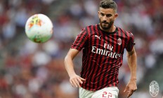 开云下载-包含维罗纳官方宣布解约主教练，寻找新帅中的词条