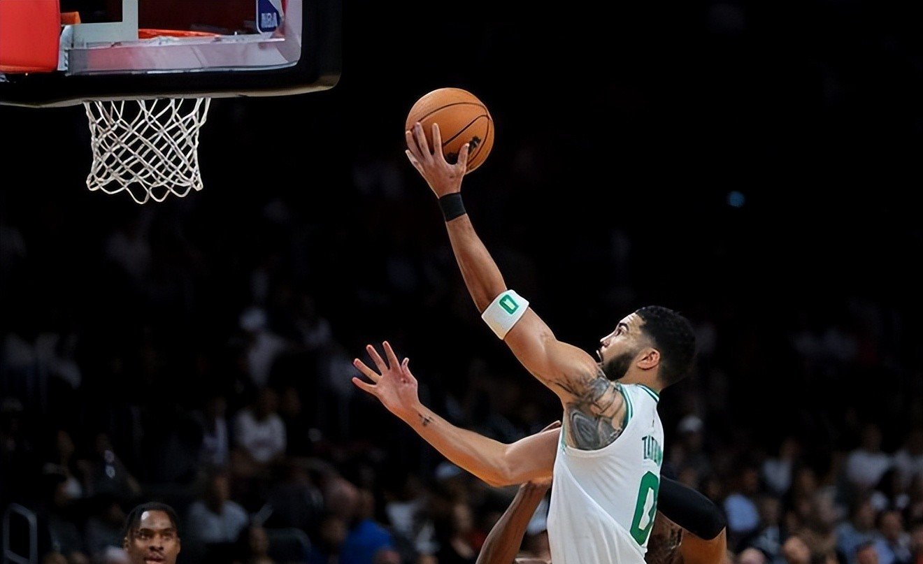 勇士翻盘波兰男篮,米切尔惊艳世界的简单介绍 勇士翻盘波兰男篮,米切尔惊艳世界的简单介绍