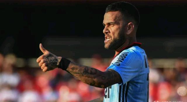 阿尔维斯履新马赛，备战国家德比的简单介绍