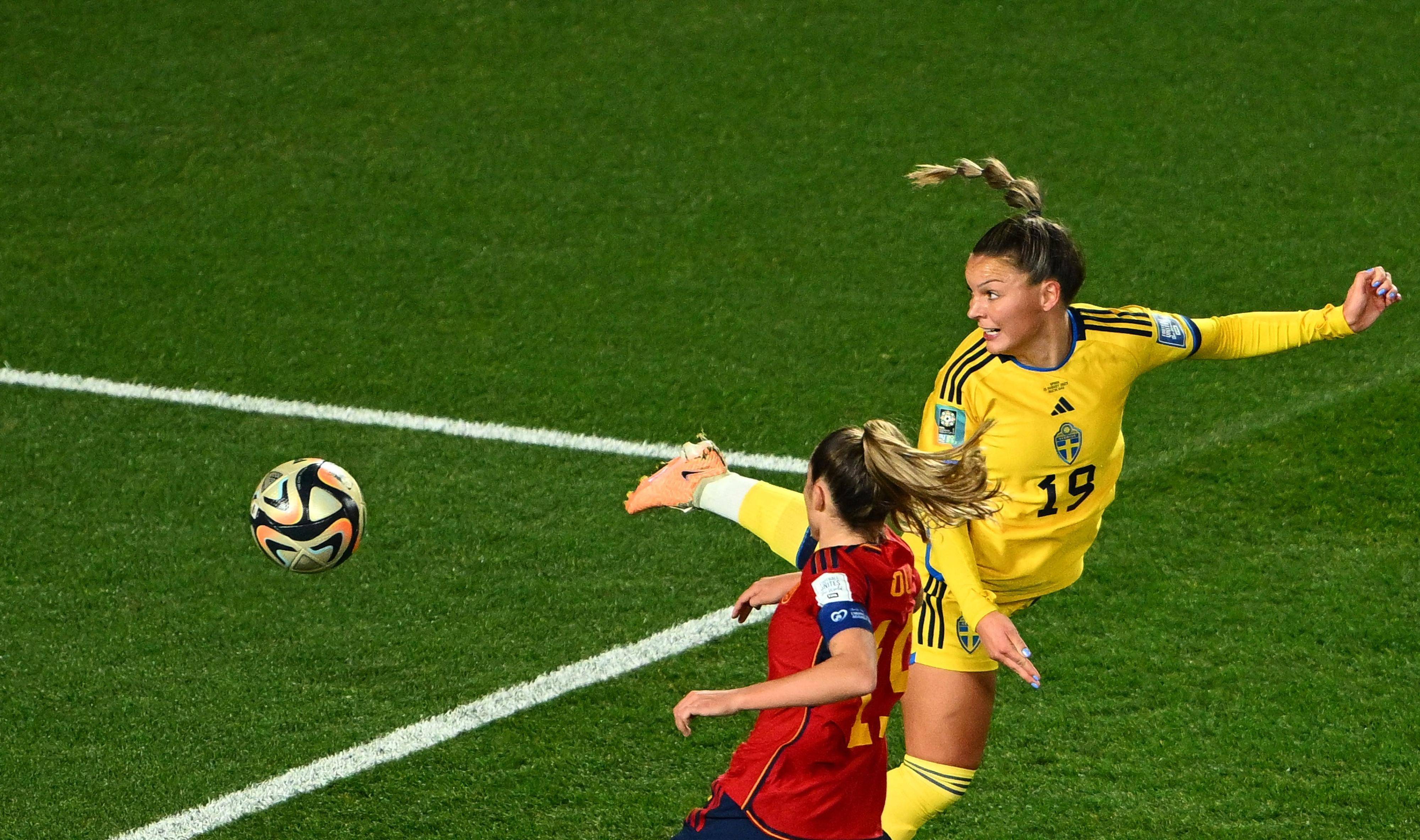 关于视觉盛宴中,女性足球选手展现实力!的信息 关于视觉盛宴中,女性足球选手展现实力!的信息