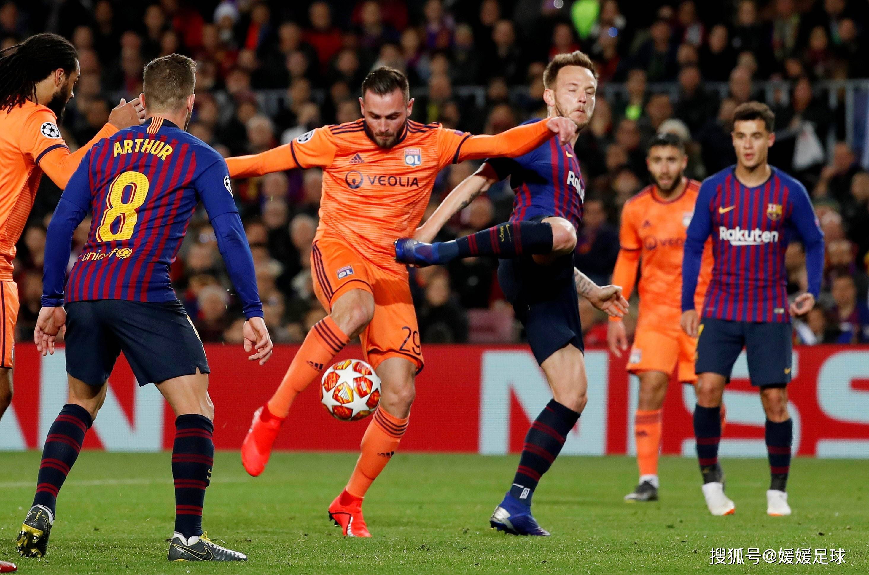 包含里昂客场不敌尼斯，遭遇两连败的词条