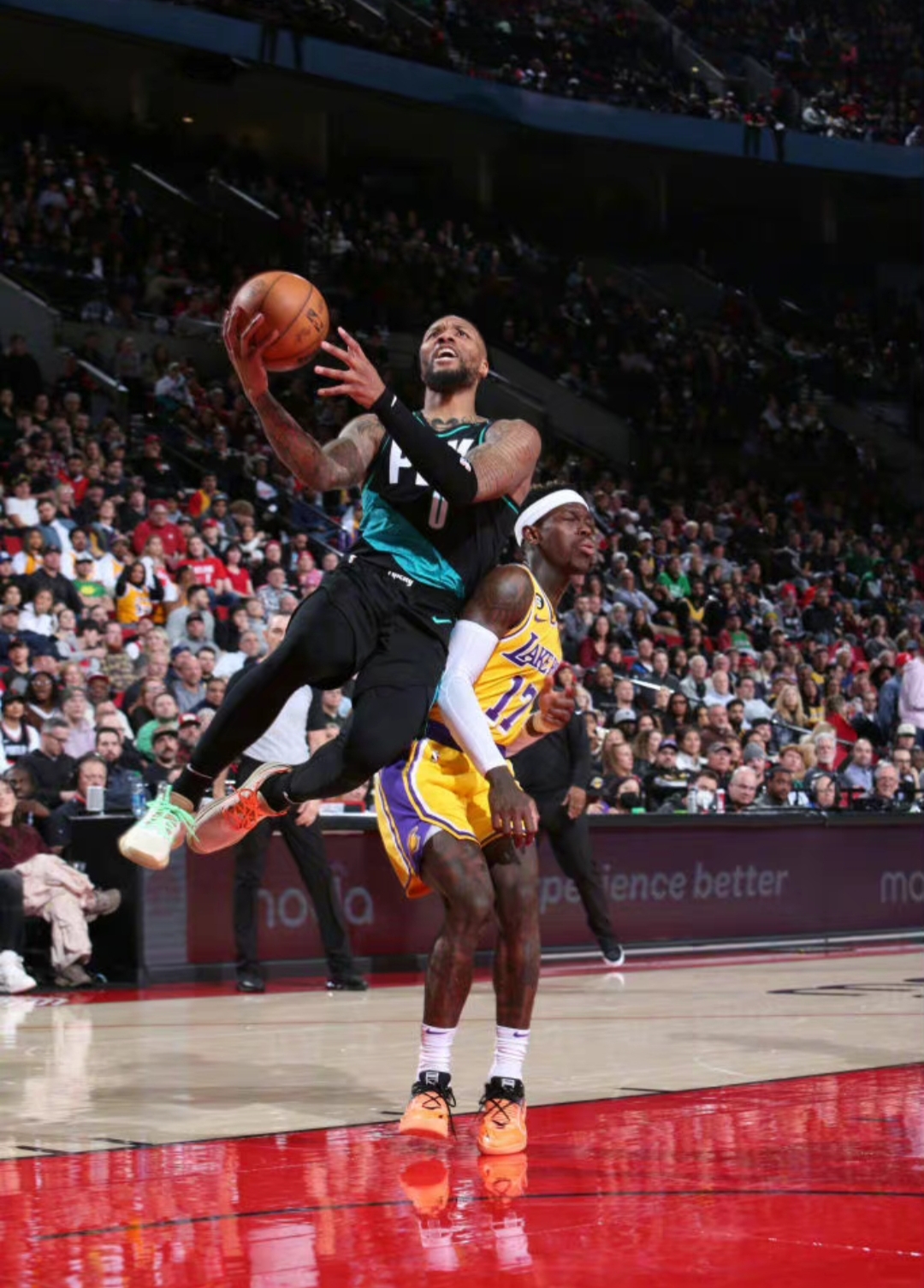 开拓者绝境逆转，利拉德绝杀成神奇一幕的简单介绍