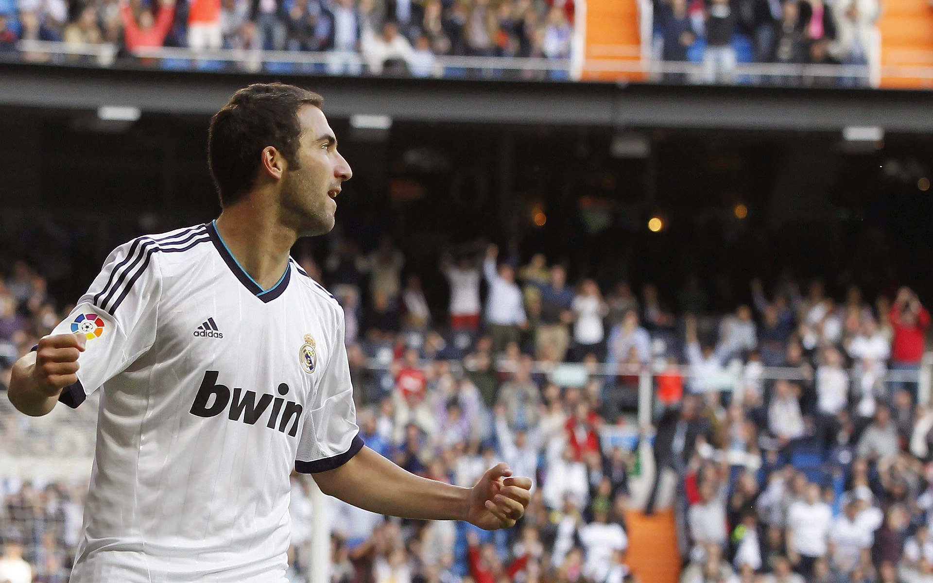 楚阿梅尼爆发引领马赛强势晋级，罗马防线溃败见证新星崛起