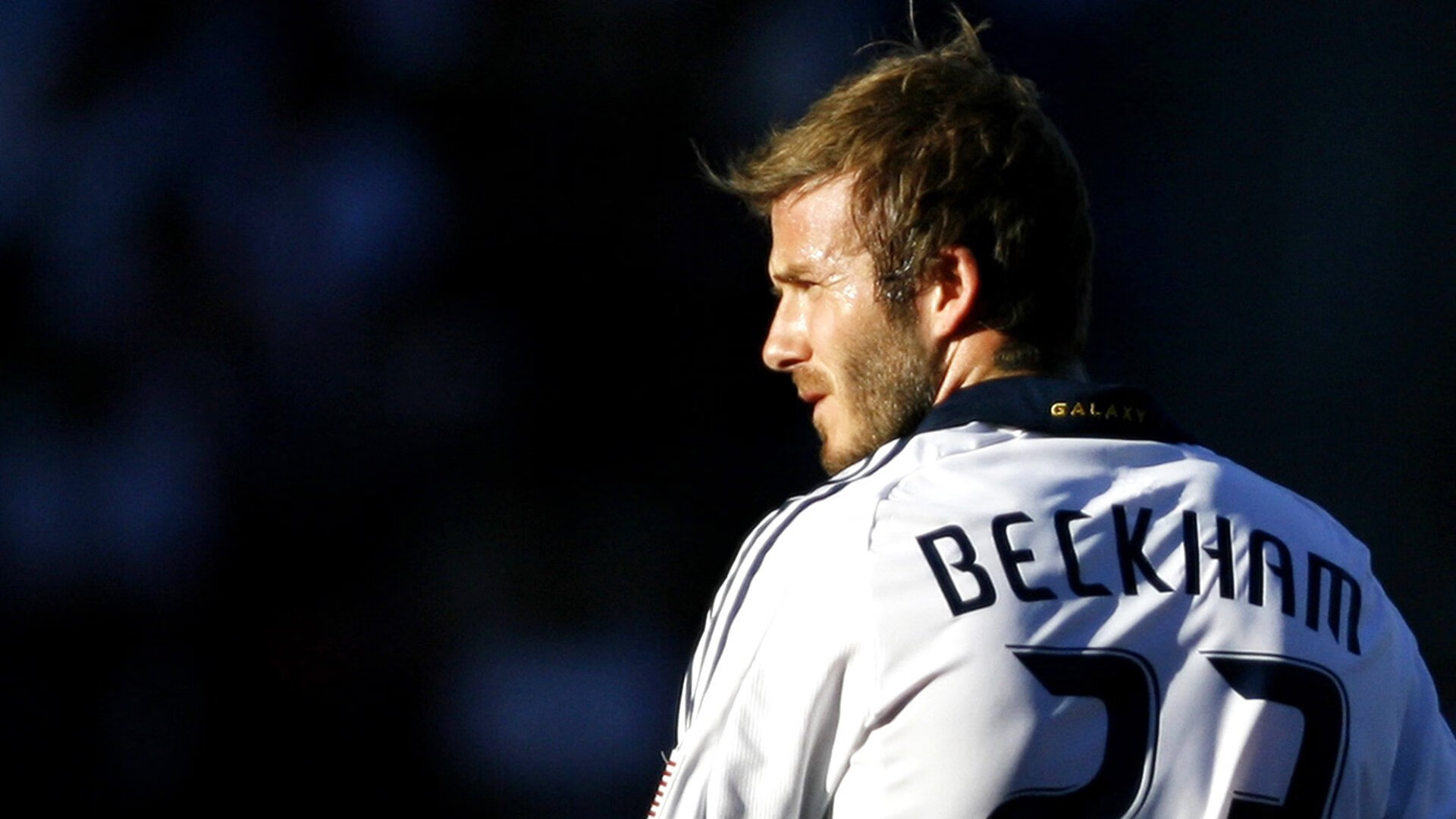 赛道与绿茵场的双重逆转，当F1街道赛遇见法国翻盘曼联