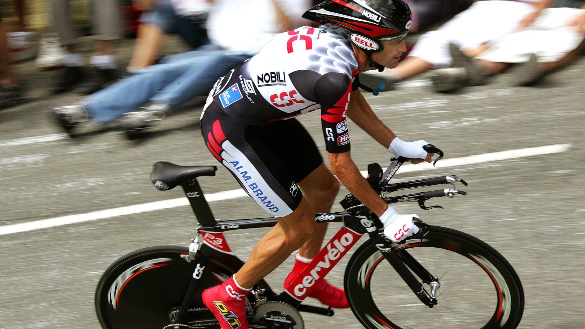 东决关键战之夜,黄喜灿点燃赛场